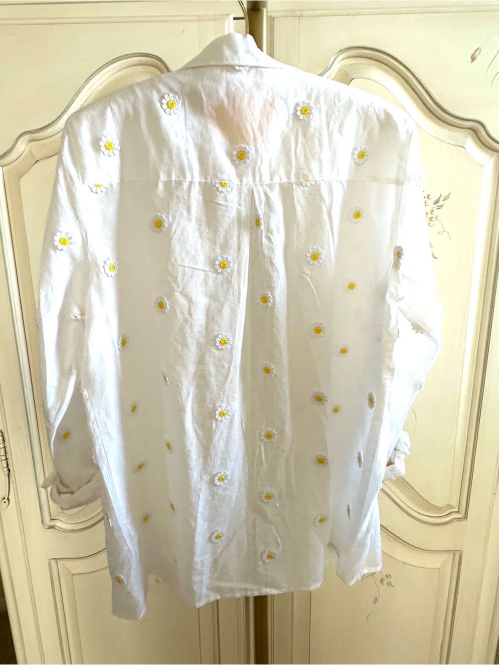 Anthropologie Maeve White Button-Down Shirt with Yellow Daisy Embroidery - Picture 3 of 6